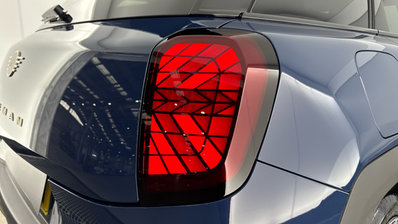 MINI Aceman 135kW E Classic 43kWh 5dr Auto Electric Hatchback